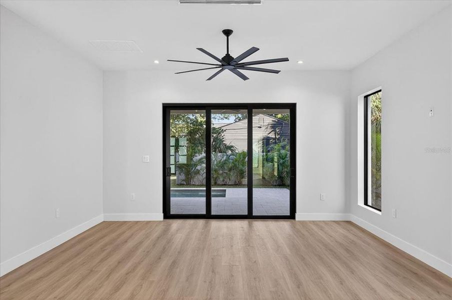 Spacious, unfurnished interior of a new home in , Tampa (Image 29).