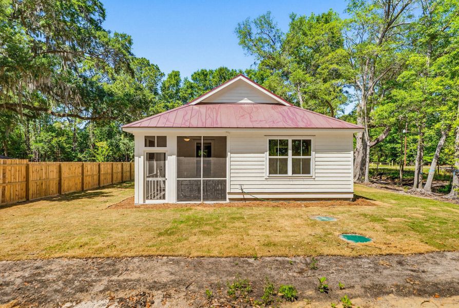 Exterior details and patio area of a home in , Seabrook (Image 22).