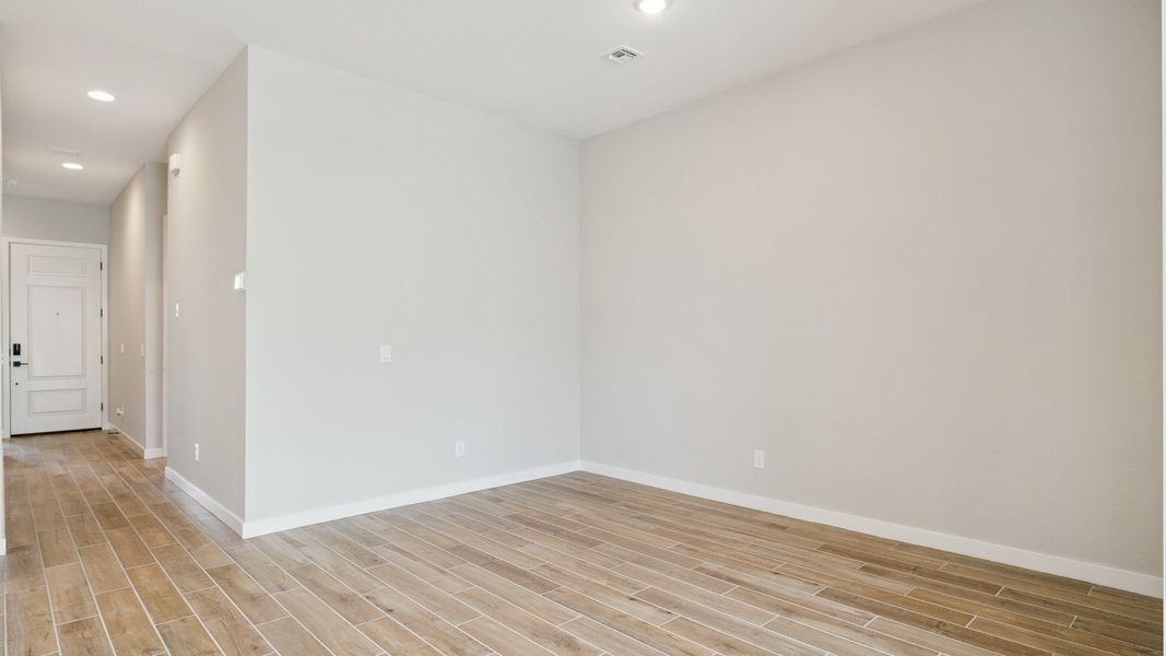 Spacious, unfurnished interior of a new home in Upper Canyon, Phoenix (Image 15).