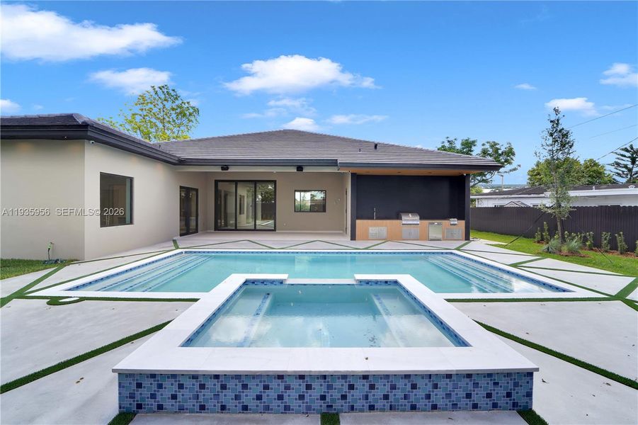 Exterior details and patio area of a home in , Miami (Image 29).