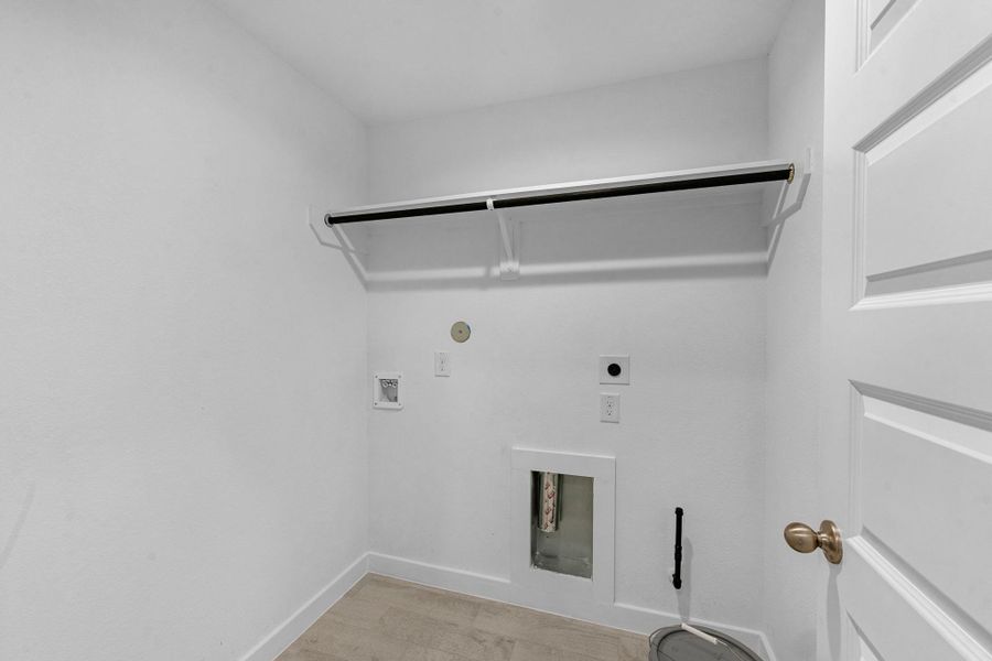 Spacious, unfurnished interior of a new home in Beacon Hill, Waller (Image 25).