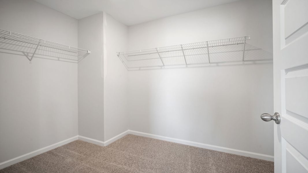 Spacious, unfurnished interior of a new home in Palm Ridge, Guyton (Image 19).