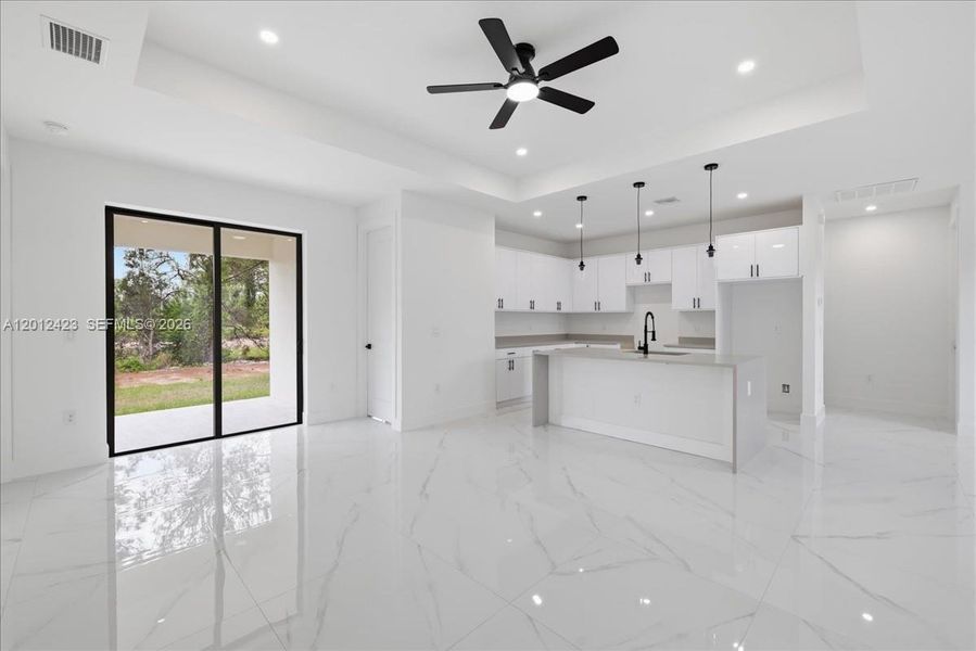 Spacious, unfurnished interior of a new home in , Lehigh Acres (Image 19).