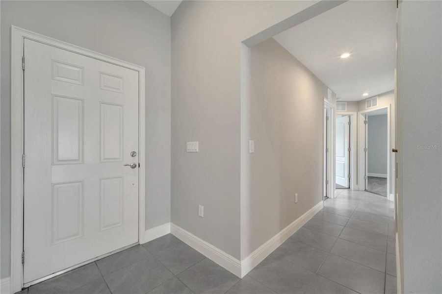 Spacious, unfurnished interior of a new home in , Kissimmee (Image 26).