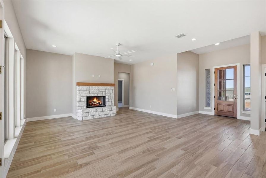 Spacious, unfurnished interior of a new home in , Graford (Image 16).