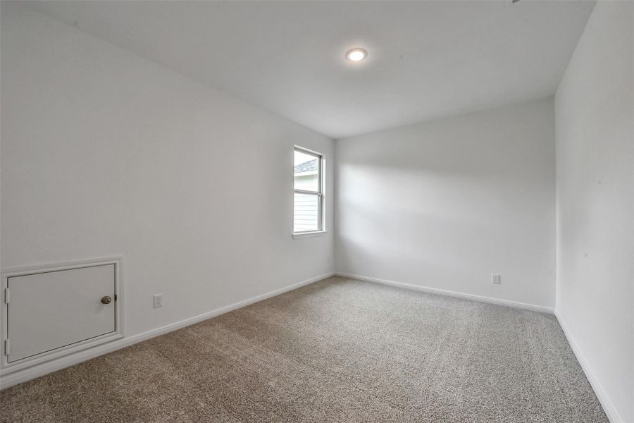 Spacious, unfurnished interior of a new home in Anderson Lake, Houston (Image 27).