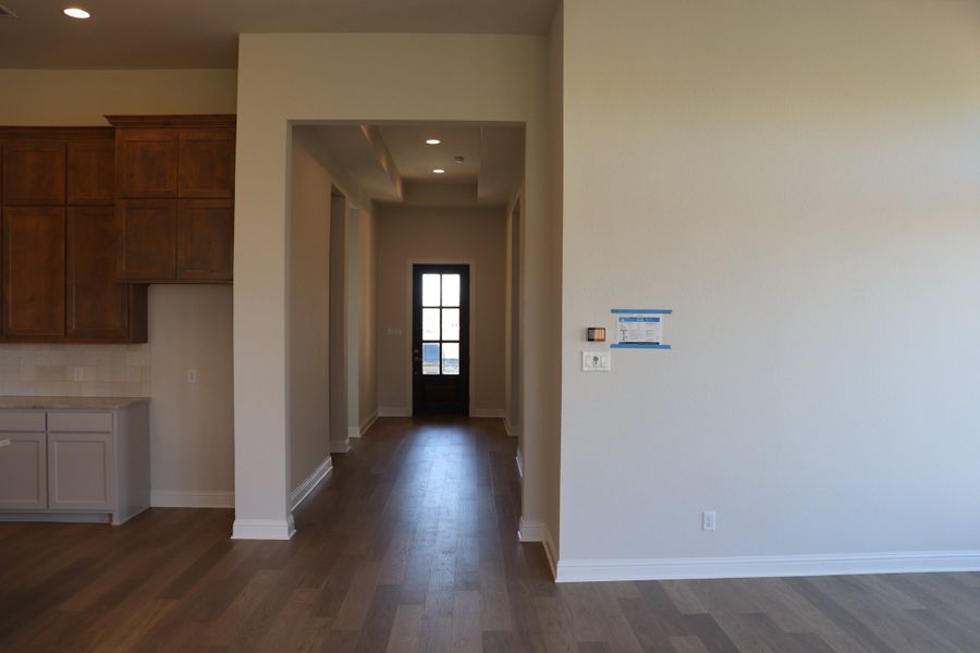 Spacious, unfurnished interior of a new home in Bull Hide Estates, Hewitt (Image 16).