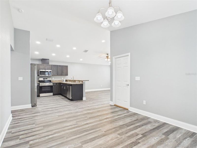 Spacious, unfurnished interior of a new home in , Lakeland (Image 11).