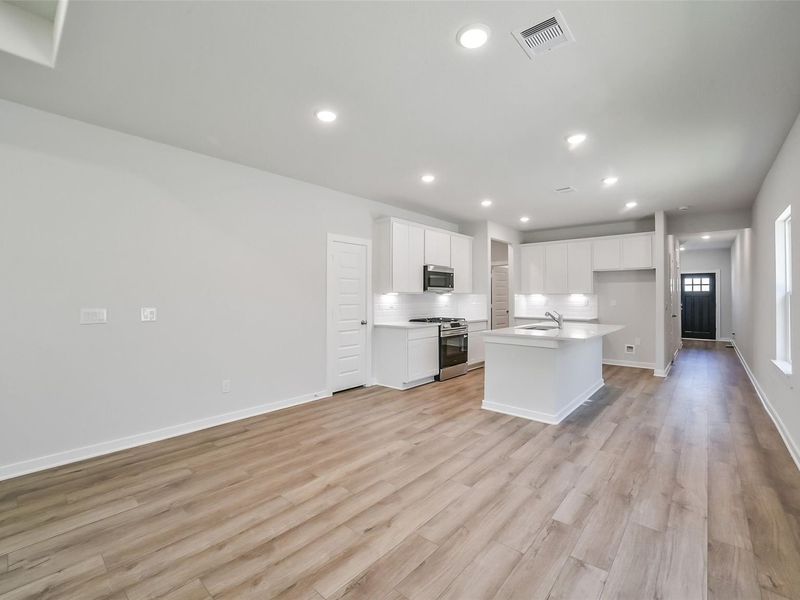Spacious, unfurnished interior of a new home in Windmill Estates, Magnolia (Image 19). Spacious, unfurnished interior of a new home in Windmill Estates, Magnolia (Image 19).
