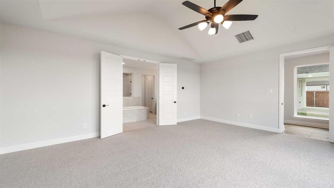 Spacious, unfurnished interior of a new home in Terraces 82'/100', Rockwall (Image 22). Spacious, unfurnished interior of a new home in Terraces 82'/100', Rockwall (Image 22).