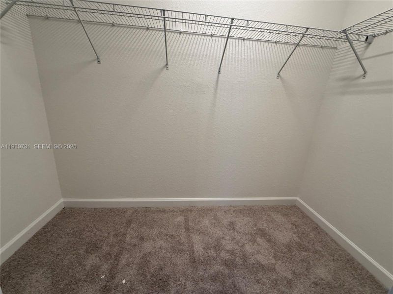 Spacious, unfurnished interior of a new home in , Homestead (Image 18).