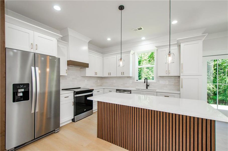 Furnished interior view inside a new home in , Gainesville (Image 8).