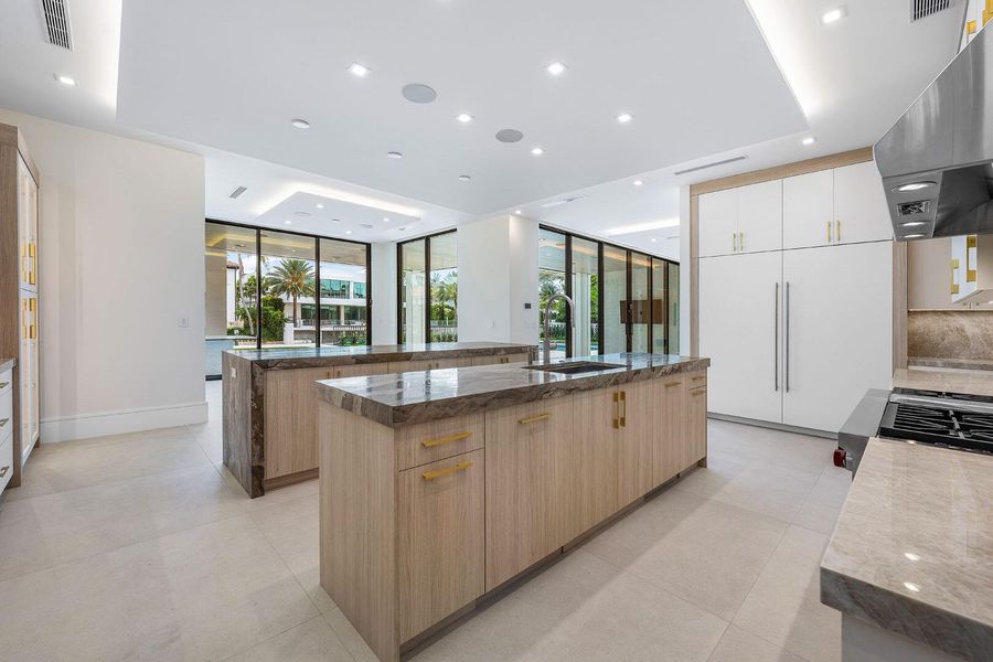 191_Coconut_Palm_Road_17