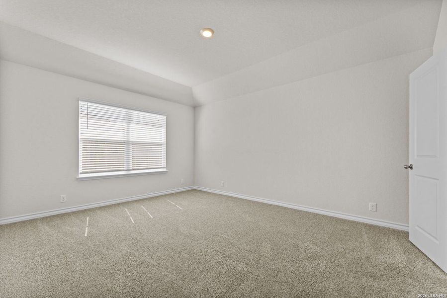 Spacious, unfurnished interior of a new home in Redbird Ranch, San Antonio (Image 16).