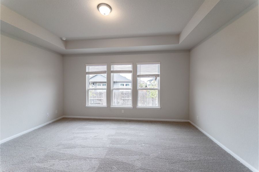 Spacious, unfurnished interior of a new home in Homestead, Schertz (Image 15).