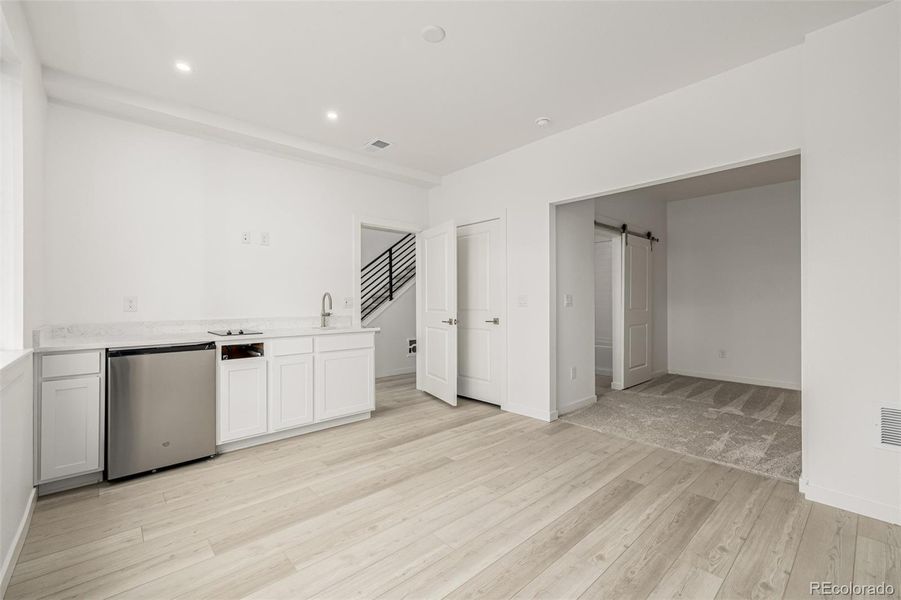 Spacious, unfurnished interior of a new home in , Denver (Image 42).