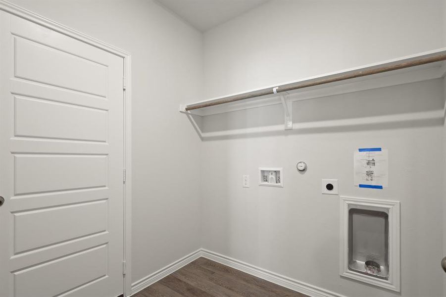 Spacious, unfurnished interior of a new home in Sycamore Landing, Fort Worth (Image 16). Spacious, unfurnished interior of a new home in Sycamore Landing, Fort Worth (Image 16).