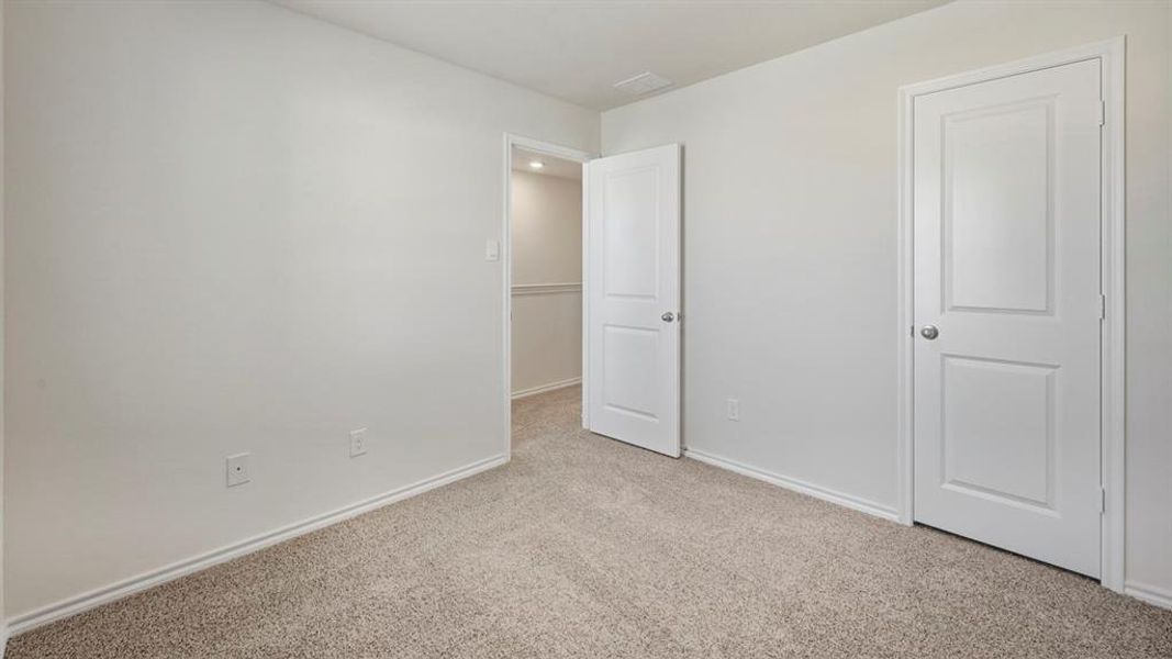 Spacious, unfurnished interior of a new home in Arbor Trails South, Princeton (Image 15).