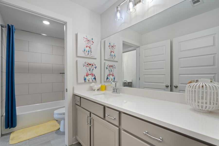 Furnished interior view inside a new home in White Oak, Arlington (Image 25).