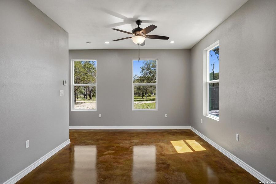 Spacious, unfurnished interior of a new home in , San Antonio (Image 17).