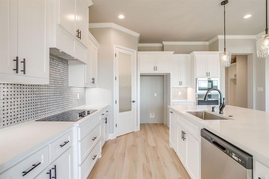 Furnished interior view inside a new home in , Weatherford (Image 13).