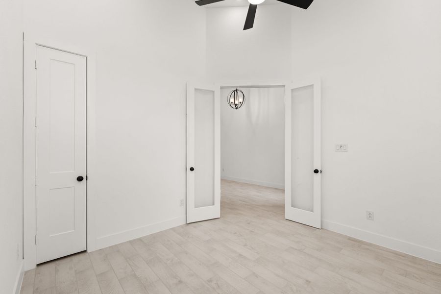 Spacious, unfurnished interior of a new home in Fulshear Lakes, Fulshear (Image 21).