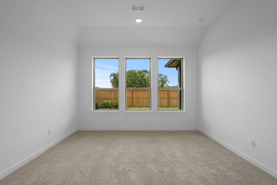 Spacious, unfurnished interior of a new home in Sienna 45', 50', Missouri City (Image 27). Spacious, unfurnished interior of a new home in Sienna 45', 50', Missouri City (Image 27).