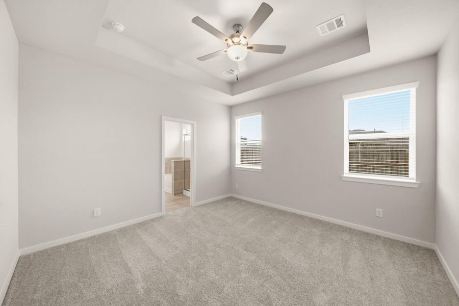 Spacious, unfurnished interior of a new home in Lago Mar, Texas City (Image 20).