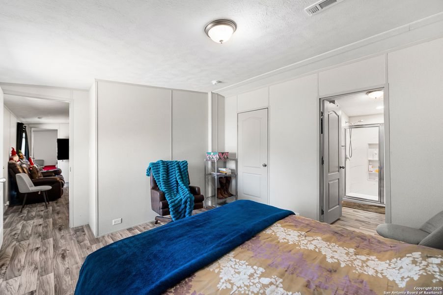 Furnished interior view inside a new home in , Elmendorf (Image 4).