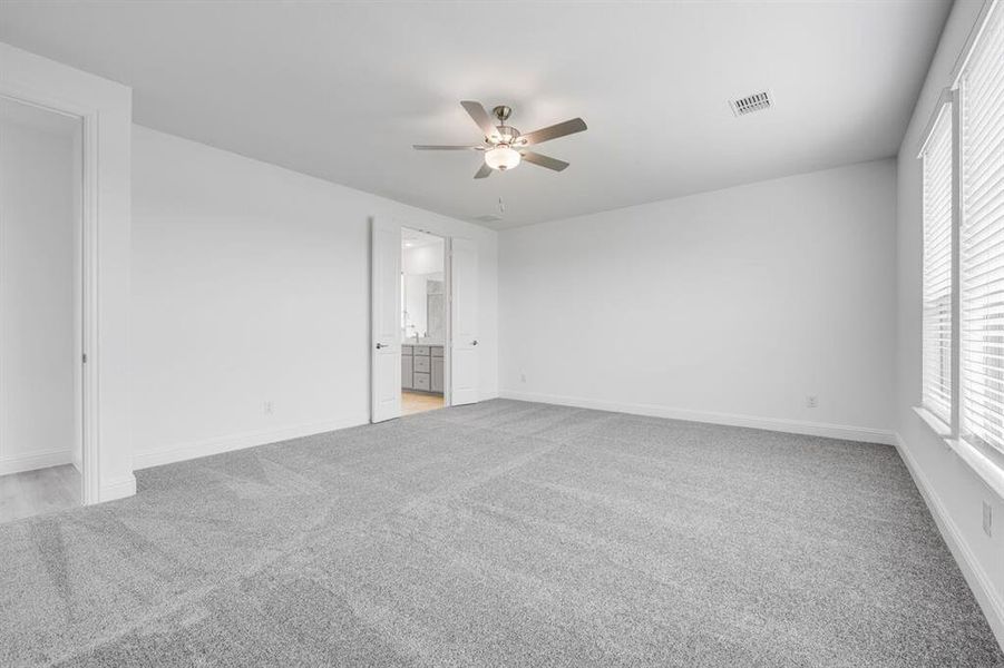 Spacious, unfurnished interior of a new home in South Oak 60s, Lakewood Village (Image 29). Spacious, unfurnished interior of a new home in South Oak 60s, Lakewood Village (Image 29).
