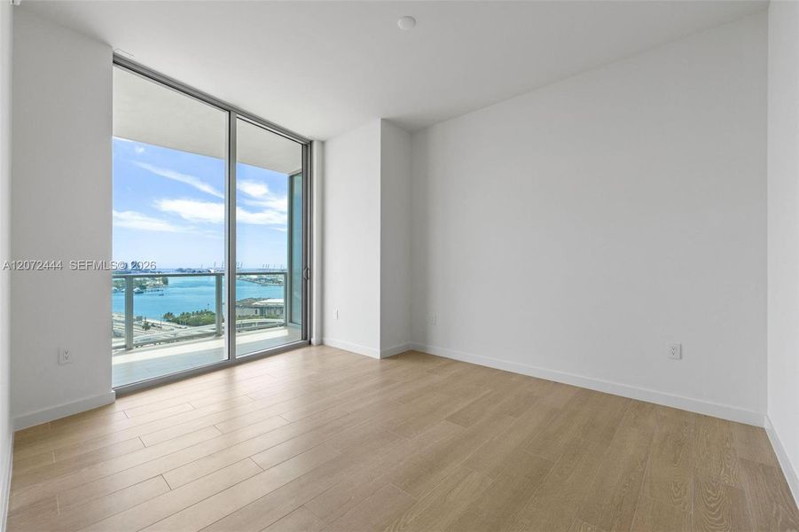 Spacious, unfurnished interior of a new home in , Miami (Image 15).