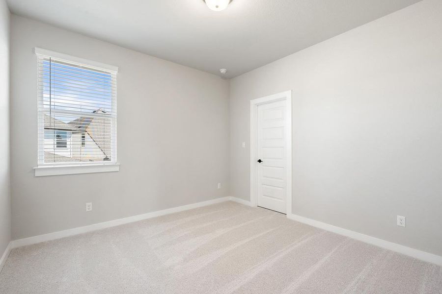 Spacious, unfurnished interior of a new home in Heritage, Dripping Springs (Image 21).