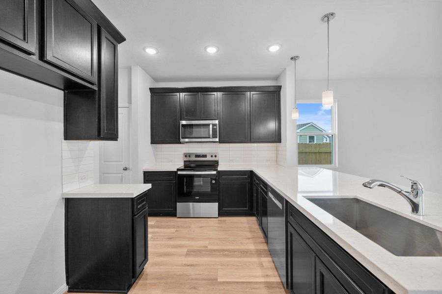 Beautiful finishes in Light & Bright Kitchen Beautiful finishes in Light & Bright Kitchen
