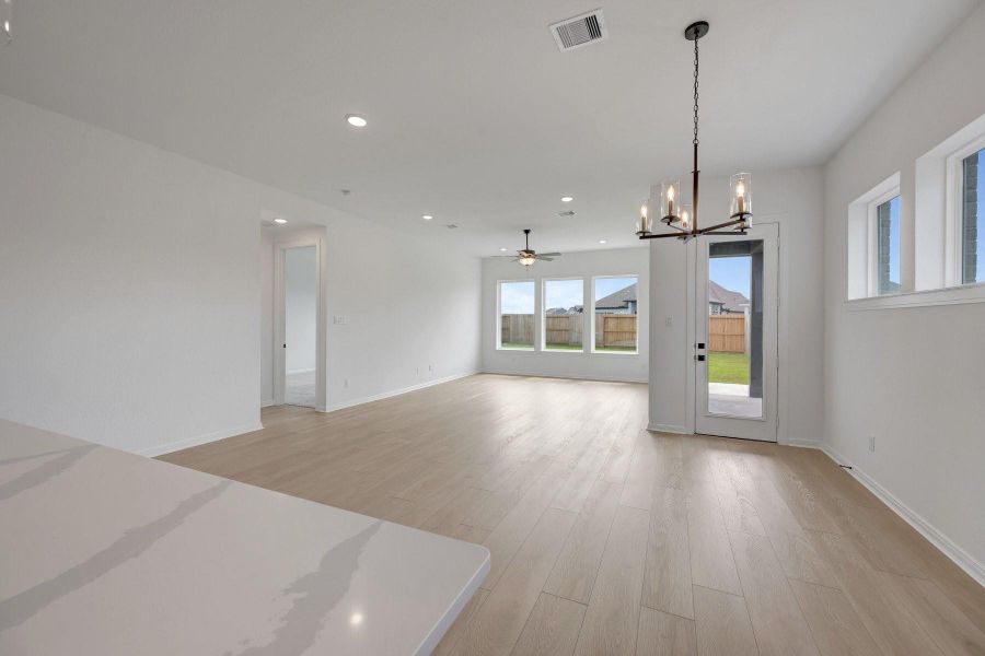 Spacious, unfurnished interior of a new home in Jordan Ranch - Terrace Collection, Fulshear (Image 18).