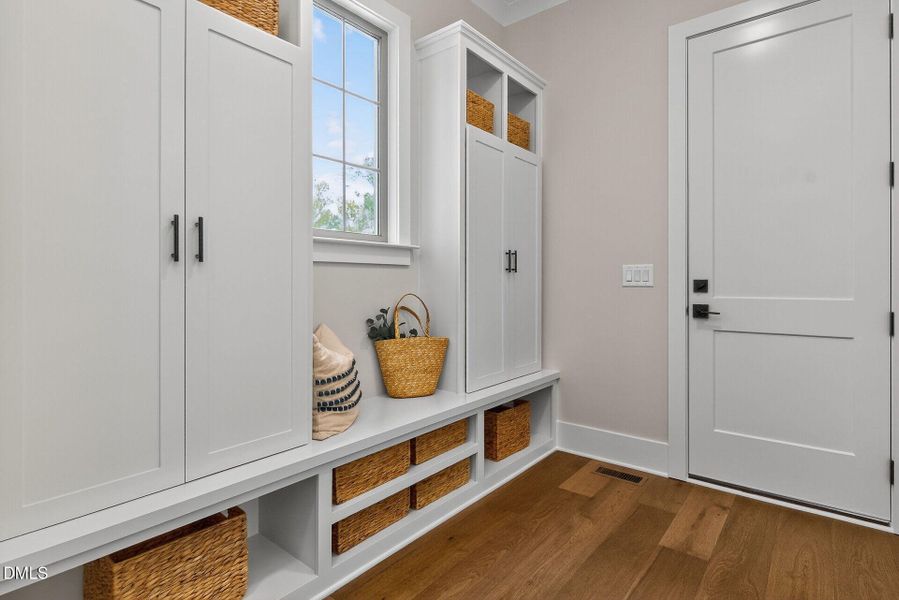 022-1920x1080-owners-entry 022-1920x1080-owners-entry