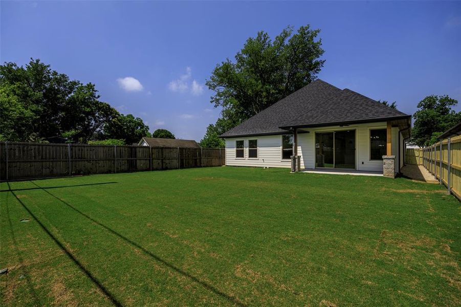 Exterior details and patio area of a home in , Fort Worth (Image 4).