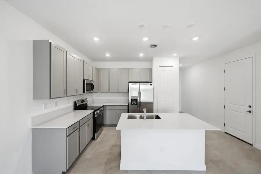 Prices, dimensions and features may vary and are subject to change. Photos are for illustrative purposes only. Prices, dimensions and features may vary and are subject to change. Photos are for illustrative purposes only.