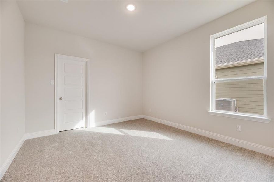 Spacious, unfurnished interior of a new home in Creekside of Crowley, Crowley (Image 29).