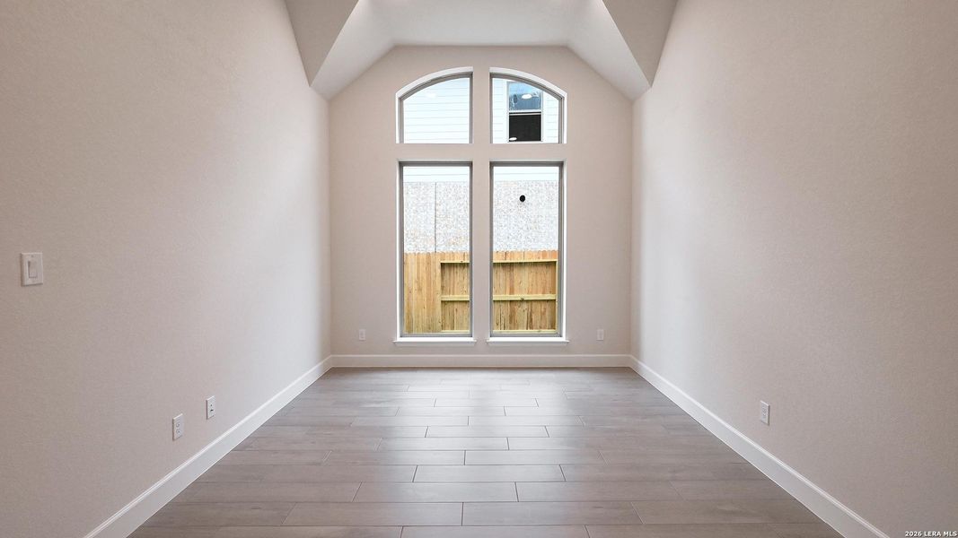 Spacious, unfurnished interior of a new home in Veramendi, New Braunfels (Image 18).