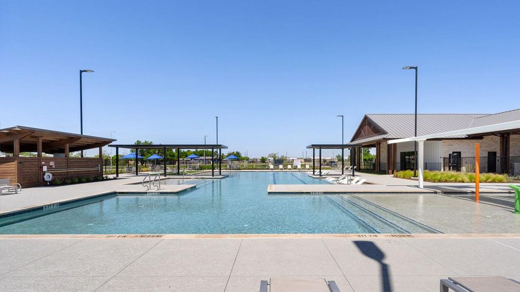 Community amenities in Carillon, Manor (Image 12).