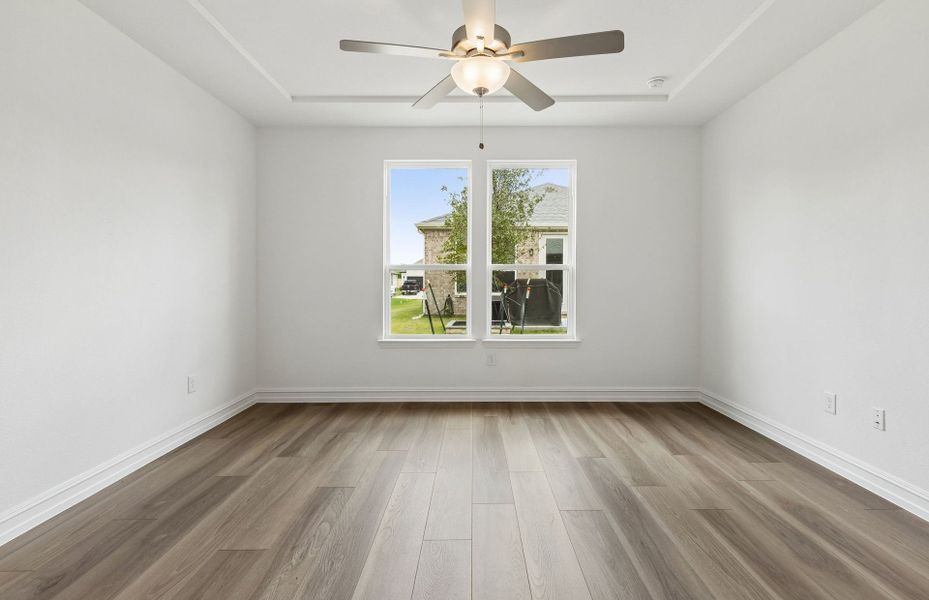 Spacious, unfurnished interior of a new home in Del Webb at Trinity Falls, McKinney (Image 14).