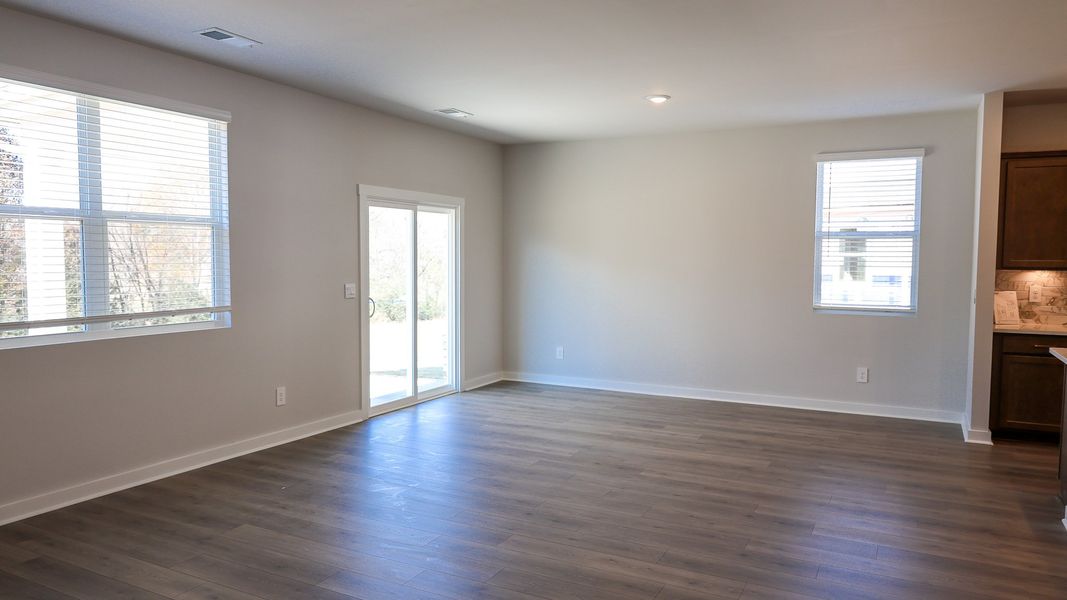 Representative unfurnished interior of a home built from the EMBRY by D.R. Horton in Harvest Point, Spring Hill (Image 32).
