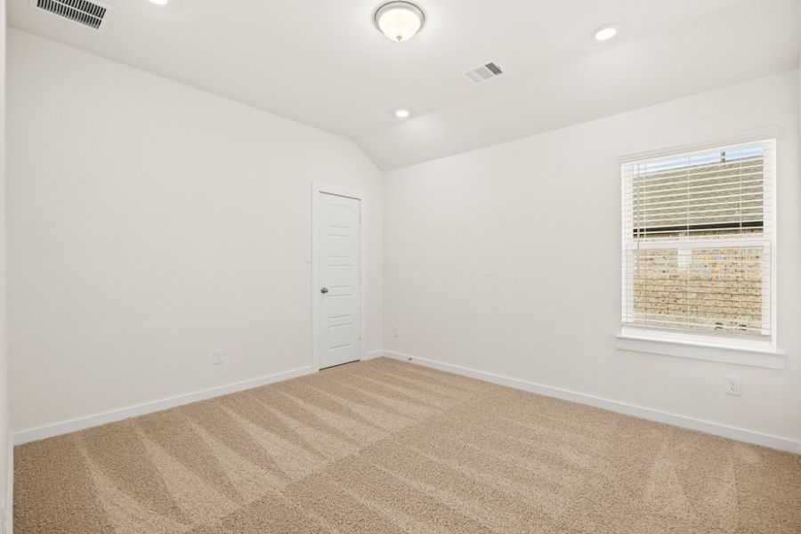 Spacious, unfurnished interior of a new home in Creekhaven, Arcola (Image 24).