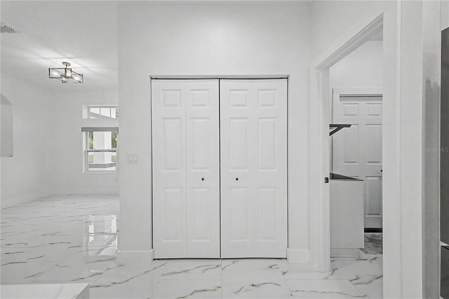 Spacious, unfurnished interior of a new home in , Weeki Wachee (Image 23).