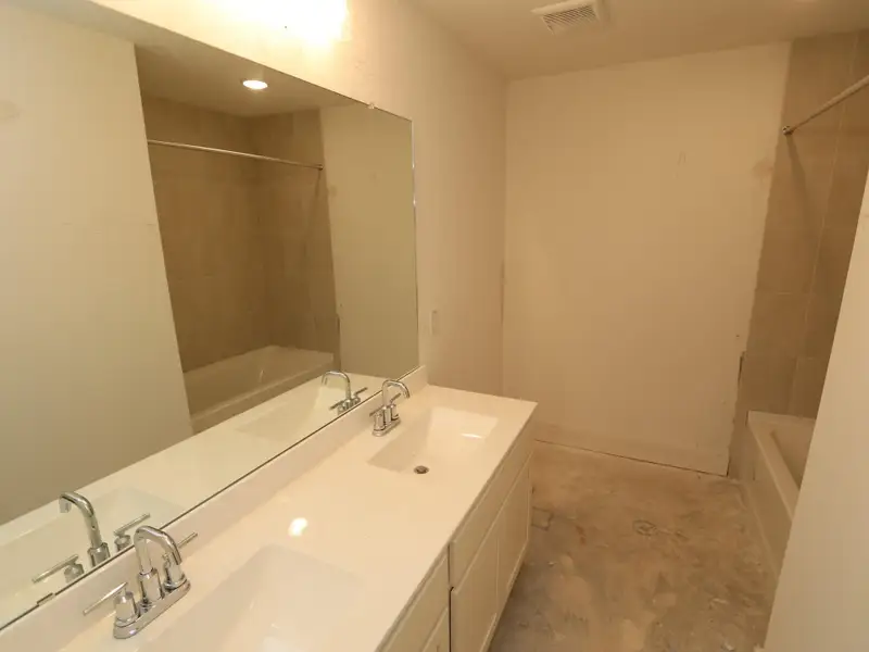 Close-up of interior finishes inside a home in Lago Mar, Santa Fe (Image 10). Close-up of interior finishes inside a home in Lago Mar, Santa Fe (Image 10).