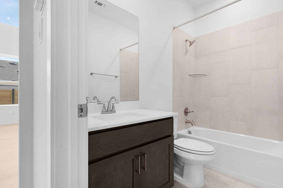 Furnished interior view inside a new home in Highland Village, Georgetown (Image 11).