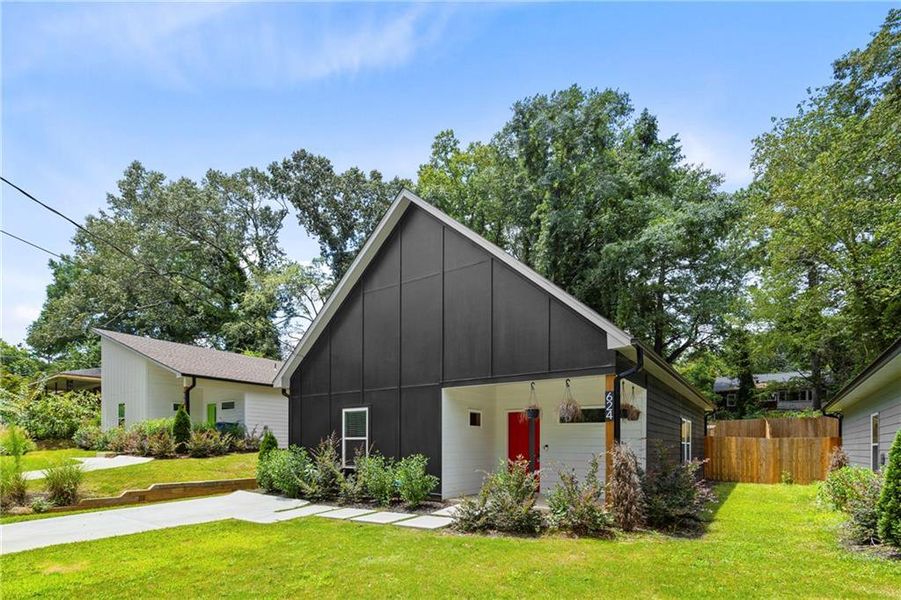 Front exterior of a new home in , Atlanta, GA, highlighting curb appeal (Image 1). Front exterior of a new home in , Atlanta, GA, highlighting curb appeal (Image 1).