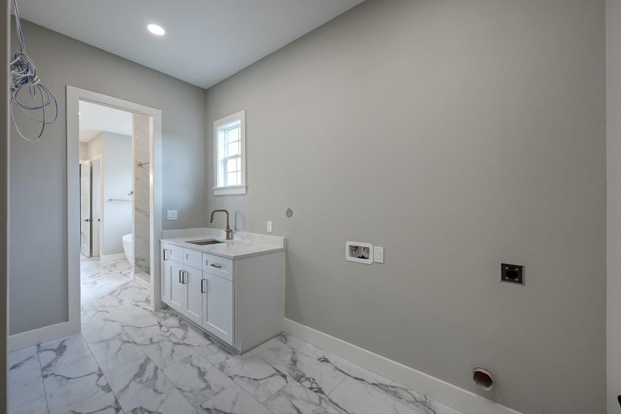 Spacious, unfurnished interior of a new home in , Huntsville (Image 44). Spacious, unfurnished interior of a new home in , Huntsville (Image 44).