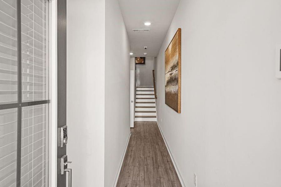 Spacious, unfurnished interior of a new home in Rosewood Farm, Lawrenceville (Image 27).