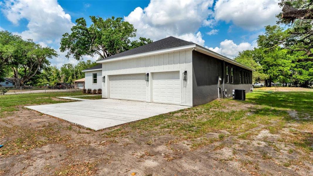 Exterior details and patio area of a home in , Plant City (Image 3). Exterior details and patio area of a home in , Plant City (Image 3).